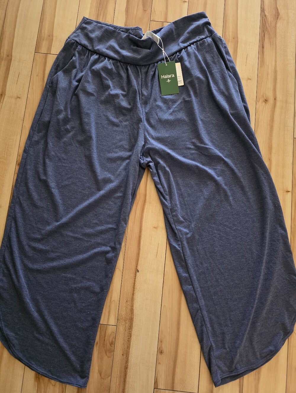 HALARA Women's Heather Blue curved split hem Pants